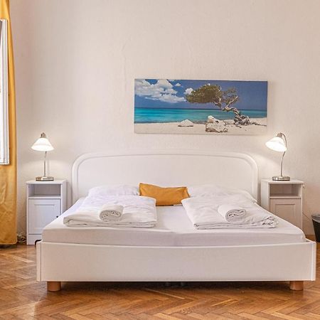 Peerles 2Br Apt. Perfectly Situated&Well Connected Apartment Wina Bagian luar foto